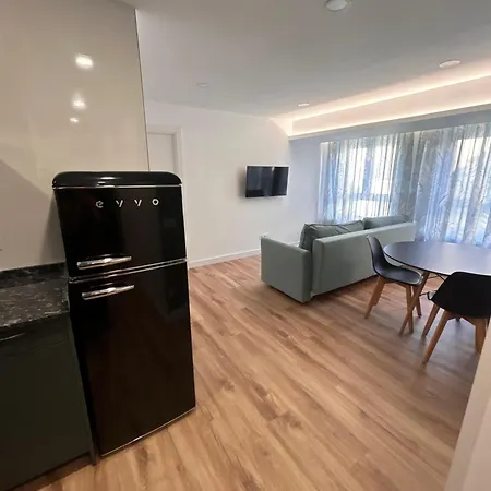 Vi Dos Junto A Plaza Mayor