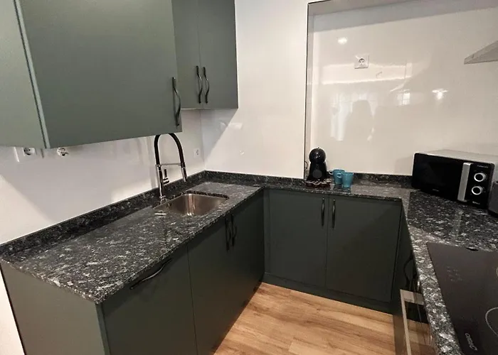 Vi Dos Junto A Plaza Mayor *